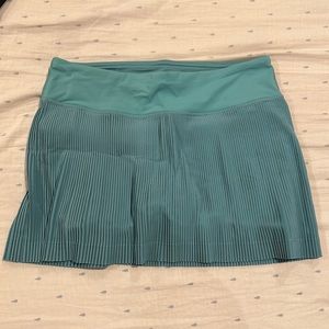 Lululemon pleat to street skirt